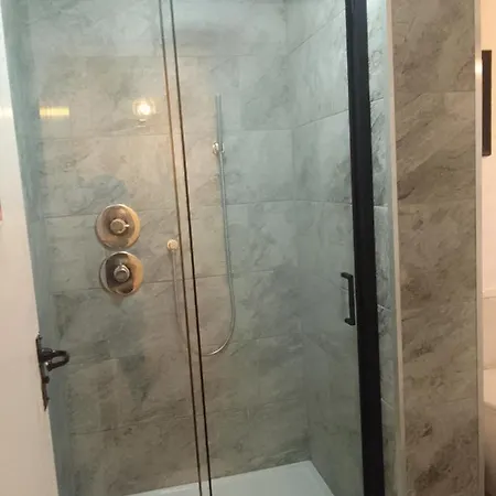 Beech House 20 Minute Walk To Airport * Bristol